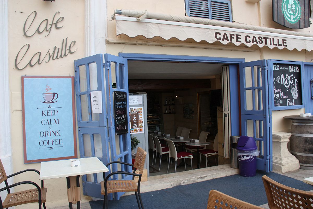 Cafe Castille, a cosy little coffee shop at the Castille Hotel